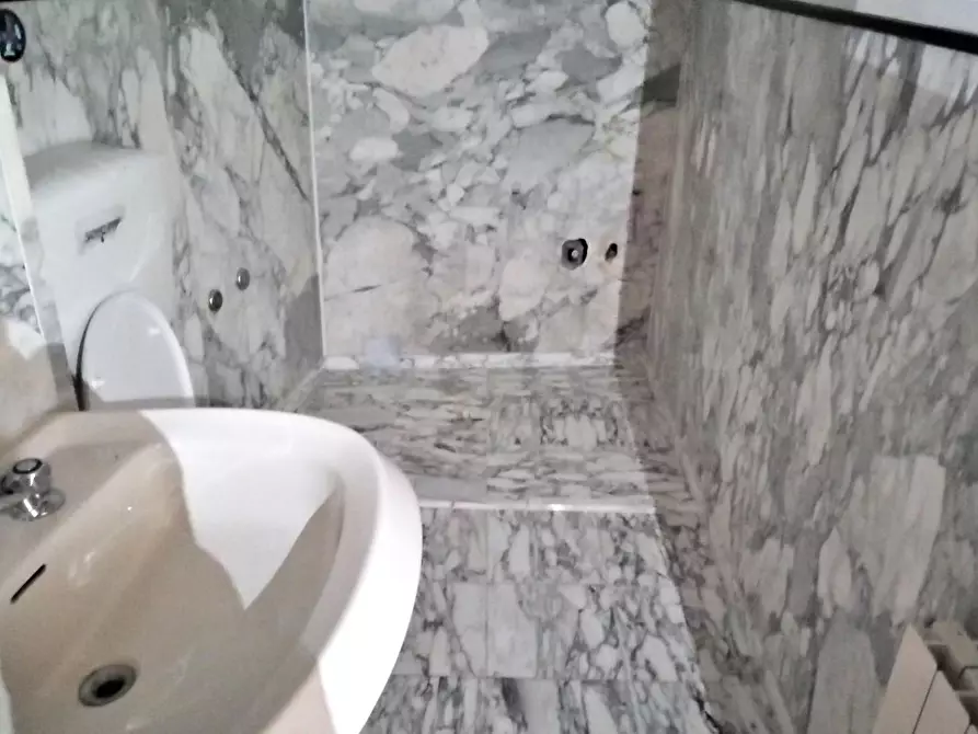 Immagine 12 di Appartamento in vendita  a Massa