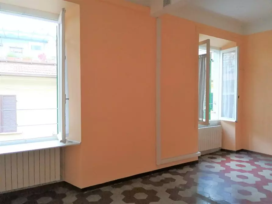 Immagine 3 di Appartamento in vendita  a Massa