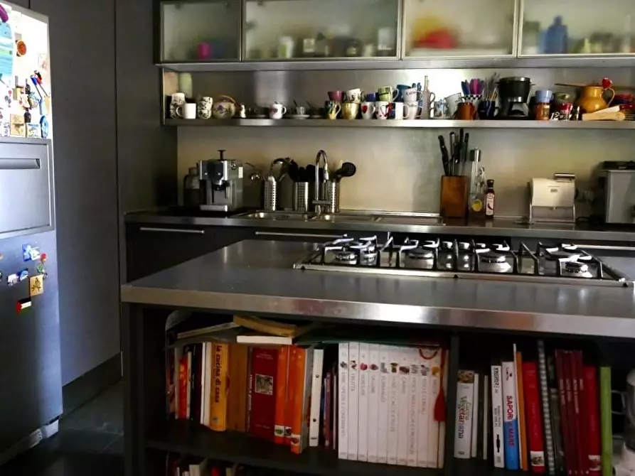 Immagine 3 di Villa in vendita  a Cascina