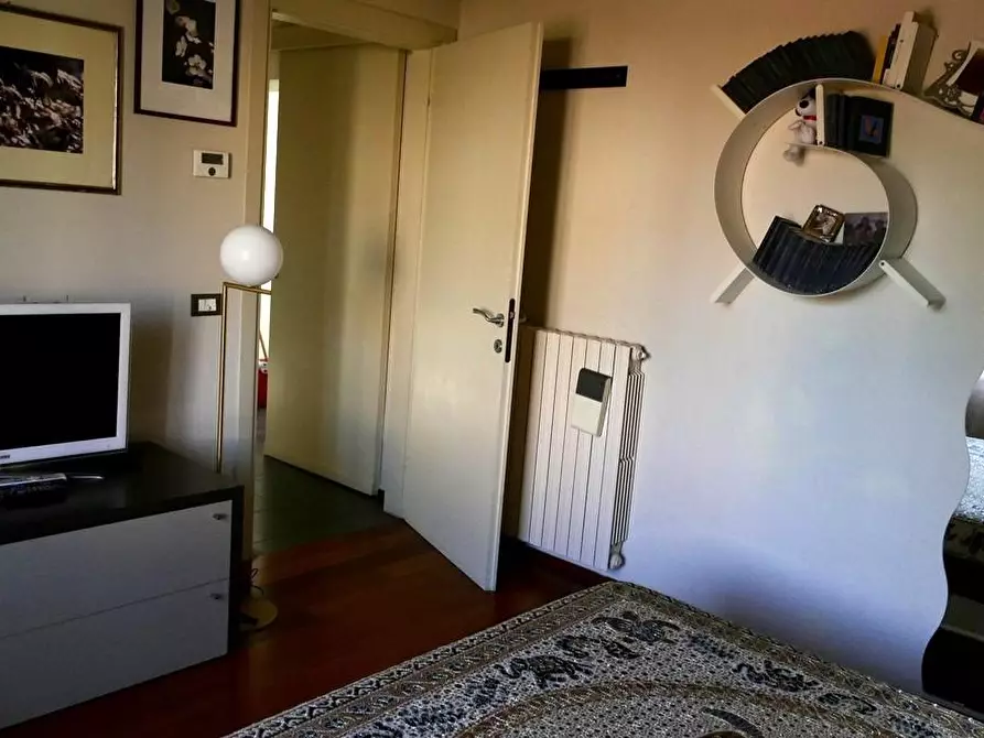 Immagine 10 di Villa in vendita  a Cascina