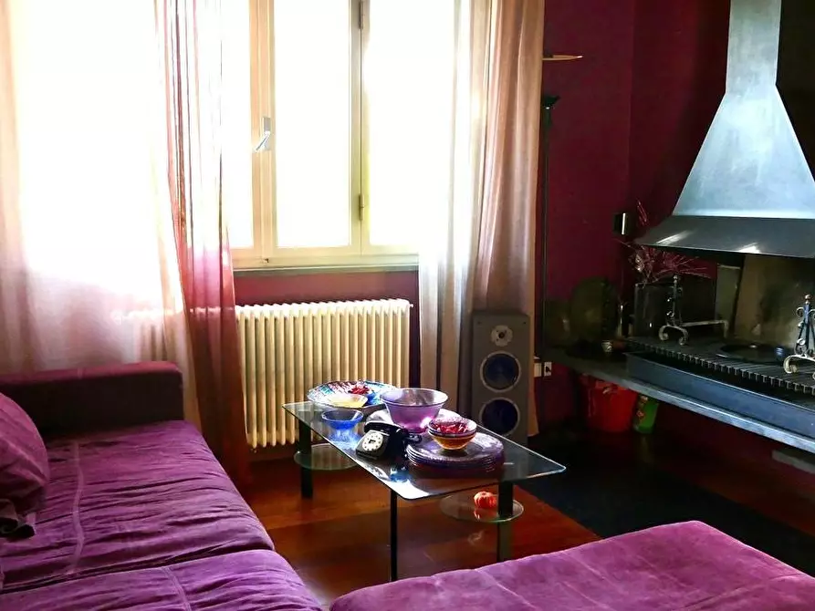 Immagine 2 di Villa in vendita  a Cascina