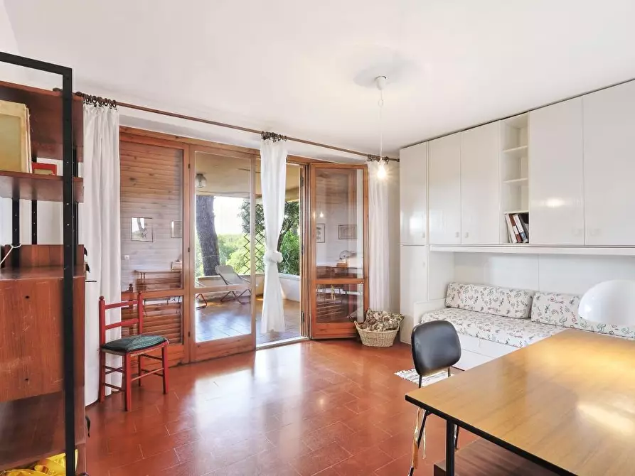 Immagine 14 di Villa in vendita  a Livorno