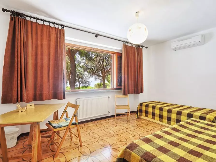 Immagine 22 di Villa in vendita  a Livorno