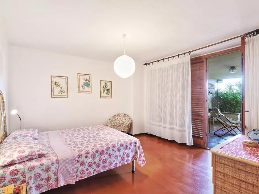 Immagine 12 di Villa in vendita  a Livorno