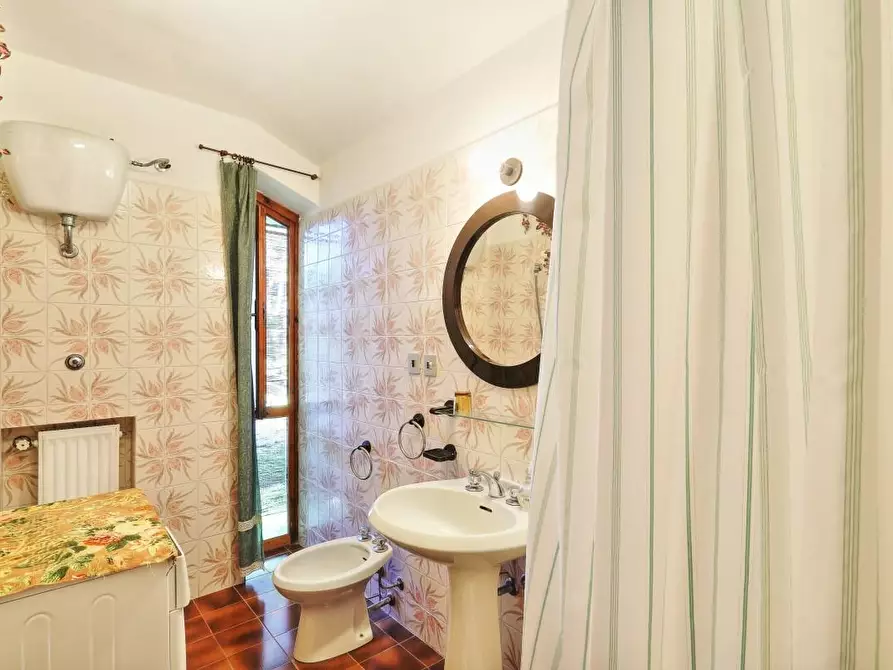 Immagine 20 di Villa in vendita  a Livorno