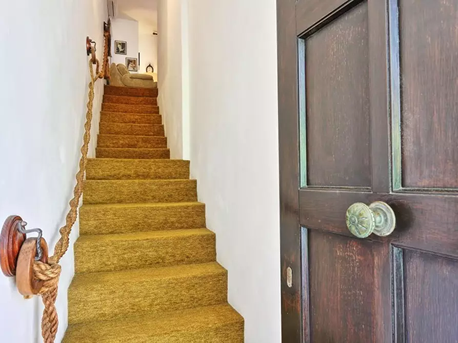 Immagine 17 di Villa in vendita  a Livorno