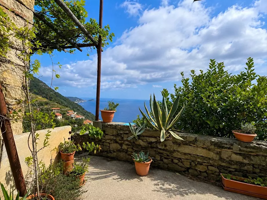 Immagine 11 di Casa semindipendente in vendita  a La Spezia