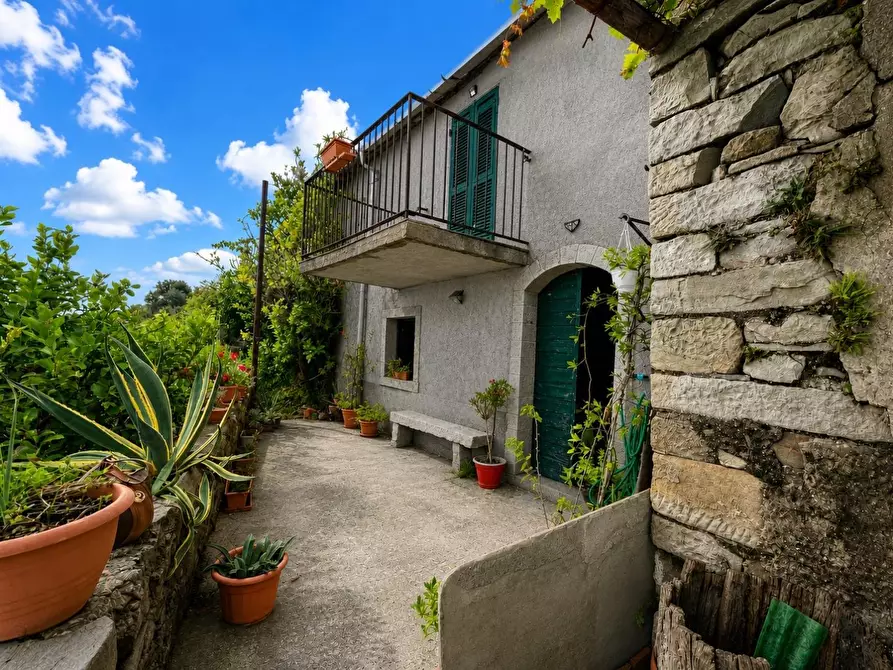 Immagine 8 di Casa semindipendente in vendita  a La Spezia