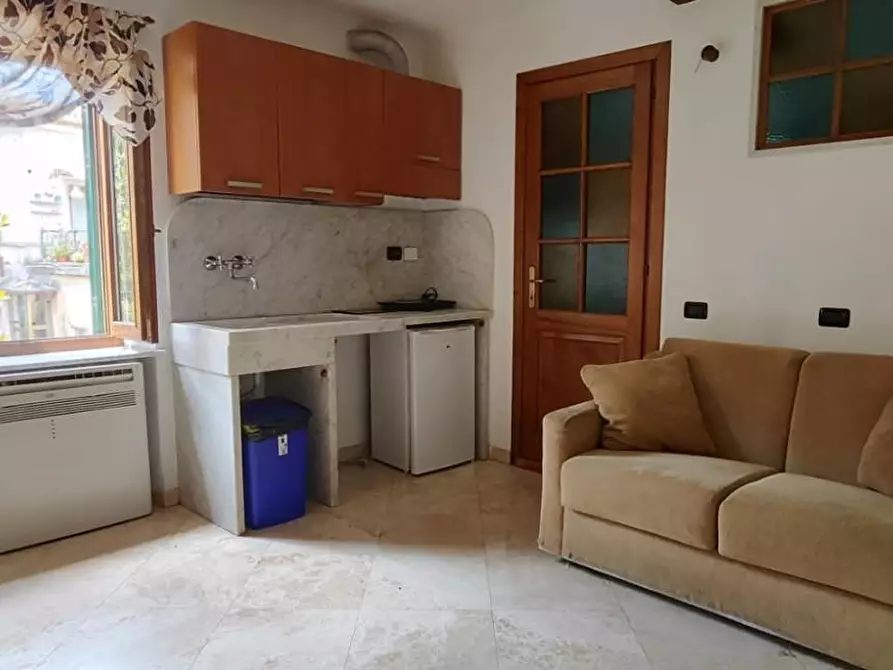 Immagine 3 di Appartamento in affitto  a Carrara