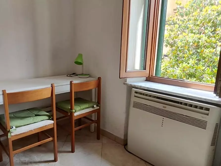 Immagine 2 di Appartamento in affitto  a Carrara