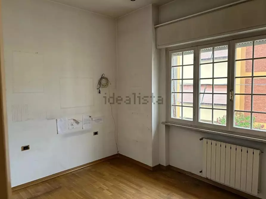 Immagine 3 di Villa in vendita  a Viareggio