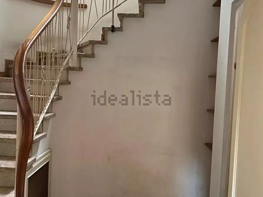 Immagine 5 di Villa in vendita  a Viareggio