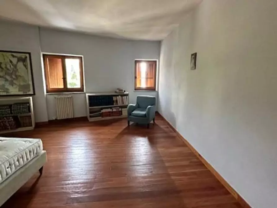 Immagine 26 di Casa indipendente in vendita  a Massa