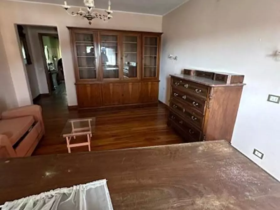 Immagine 33 di Casa indipendente in vendita  a Massa