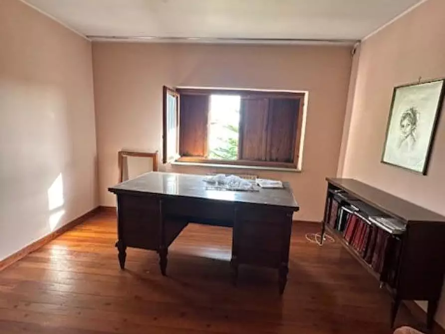 Immagine 31 di Casa indipendente in vendita  a Massa