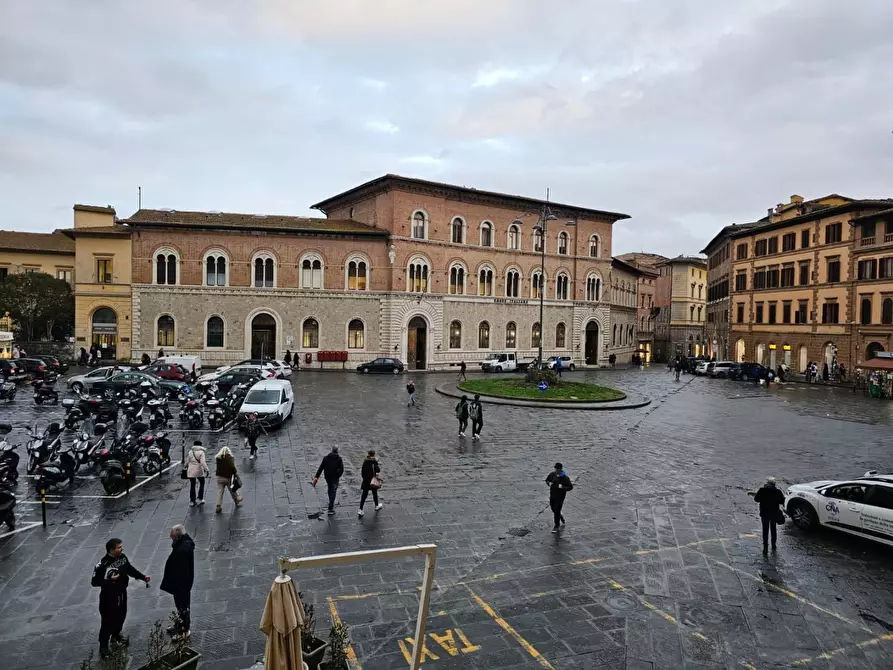 Immagine 22 di Ufficio in affitto  a Siena