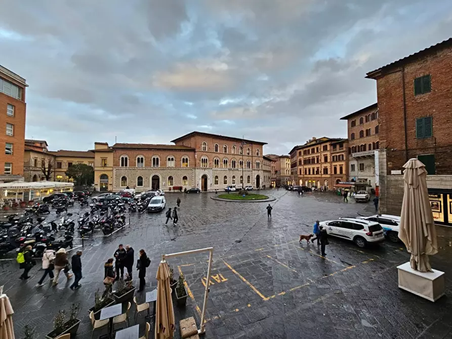 Immagine 20 di Ufficio in affitto  a Siena