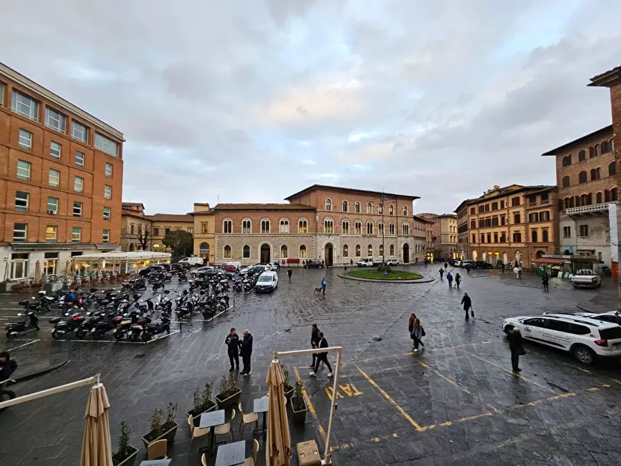 Immagine 23 di Ufficio in affitto  a Siena