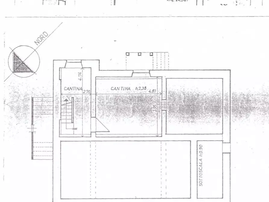 Immagine 14 di Villa in vendita  a Massa