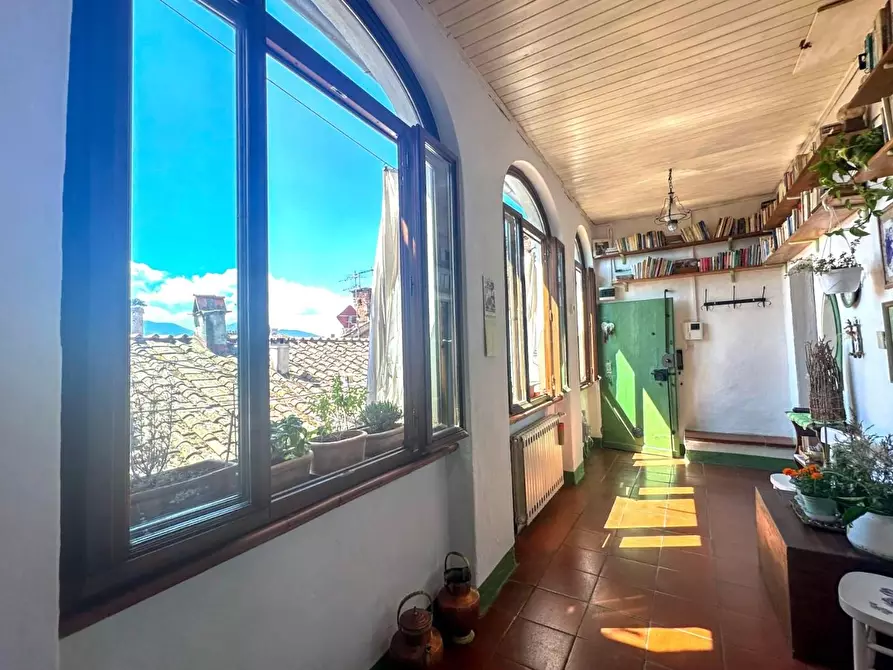 Immagine 19 di Mansarda in vendita  a Lucca