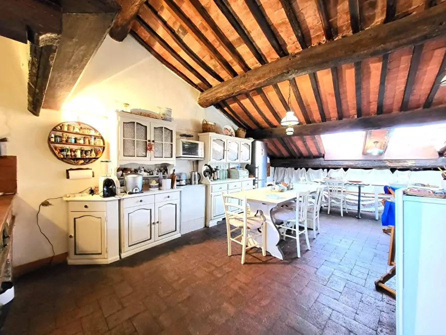 Immagine 4 di Mansarda in vendita  a Lucca
