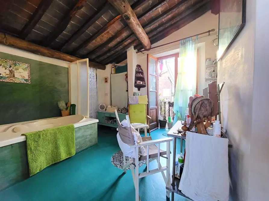 Immagine 15 di Mansarda in vendita  a Lucca