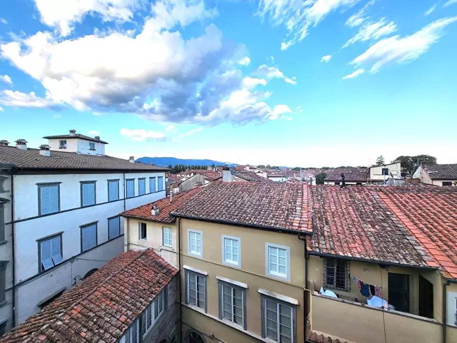Immagine 16 di Mansarda in vendita  a Lucca
