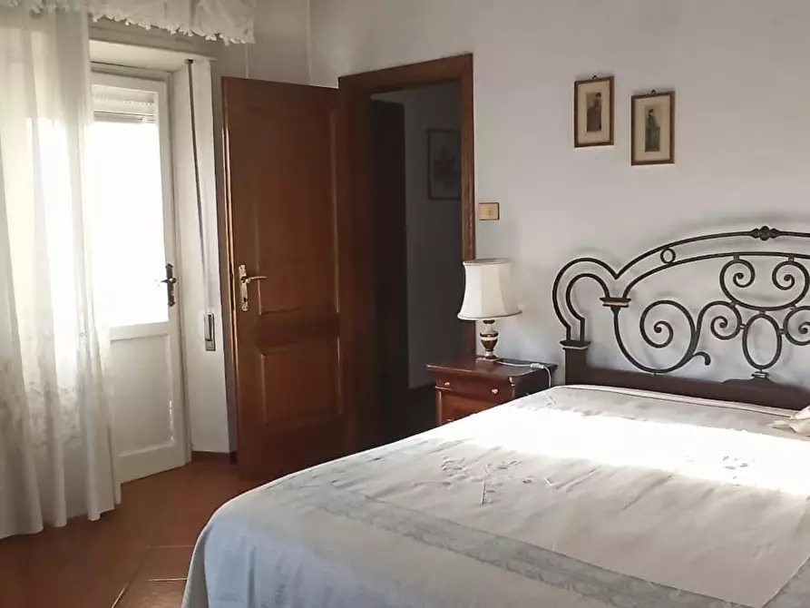 Immagine 4 di Casa bifamiliare in vendita  a Lucca