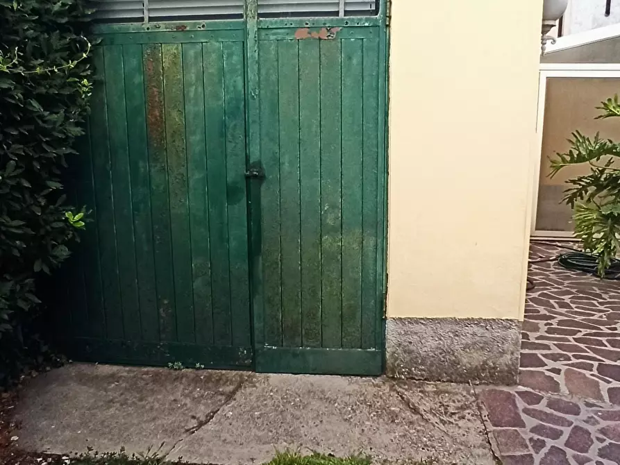Immagine 31 di Casa bifamiliare in vendita  a Lucca