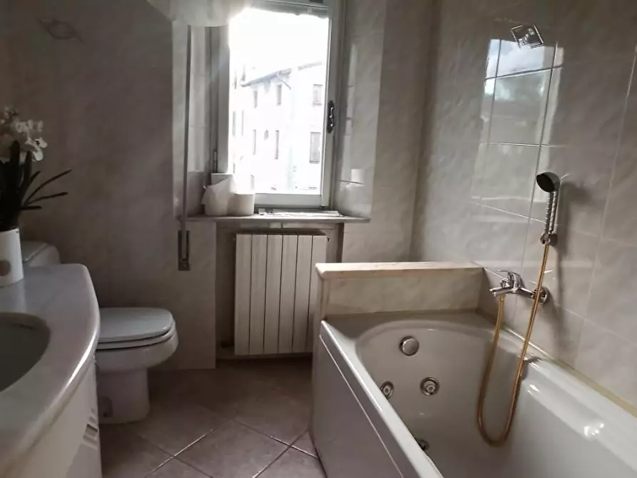 Immagine 40 di Casa bifamiliare in vendita  a Lucca