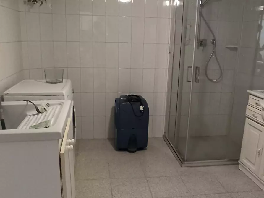 Immagine 23 di Casa bifamiliare in vendita  a Lucca