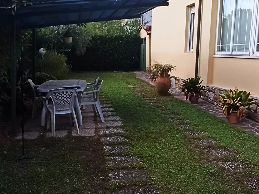 Immagine 34 di Casa bifamiliare in vendita  a Lucca