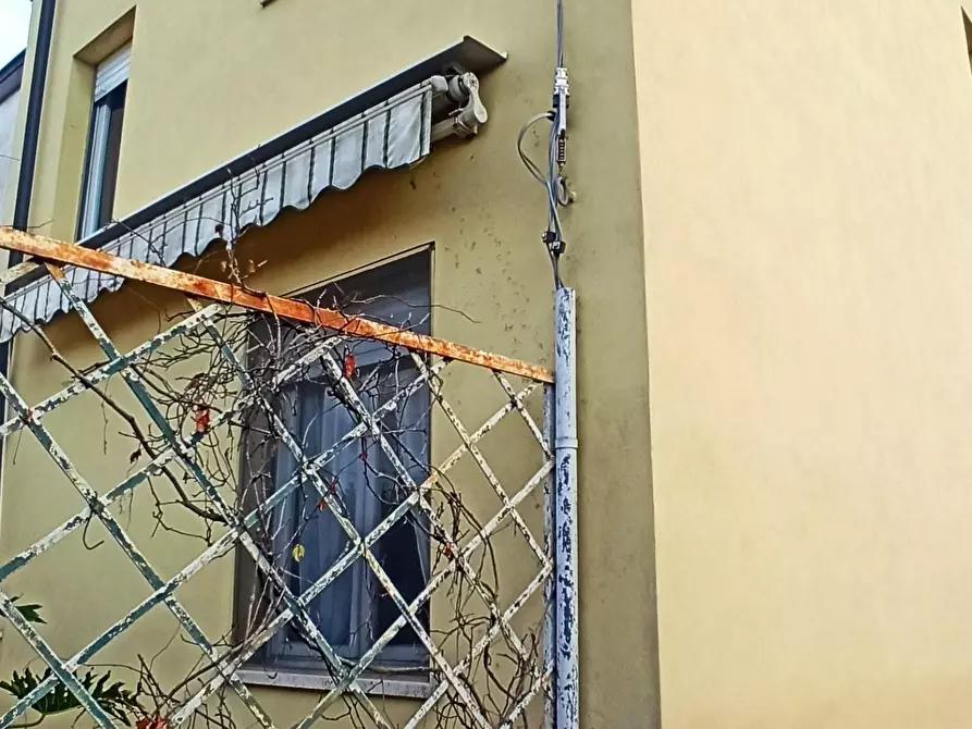 Immagine 28 di Casa bifamiliare in vendita  a Lucca