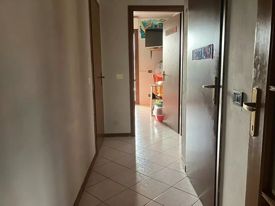 Immagine 5 di Appartamento in vendita  a Carrara