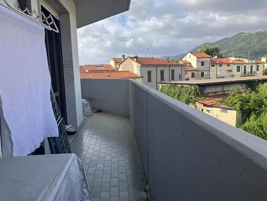 Immagine 10 di Appartamento in vendita  a Carrara