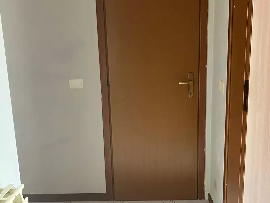 Immagine 17 di Appartamento in vendita  a Carrara