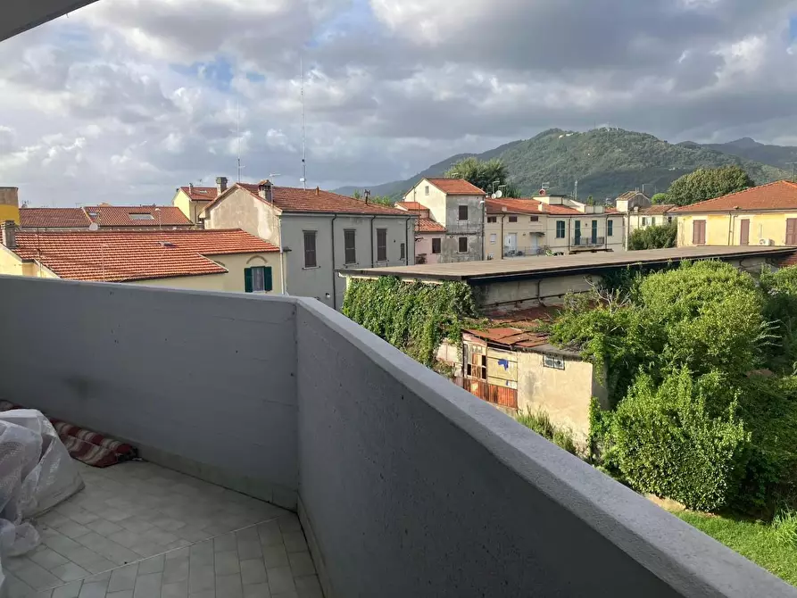 Immagine 6 di Appartamento in vendita  a Carrara