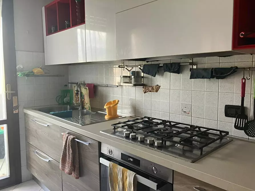 Immagine 3 di Appartamento in vendita  a Carrara