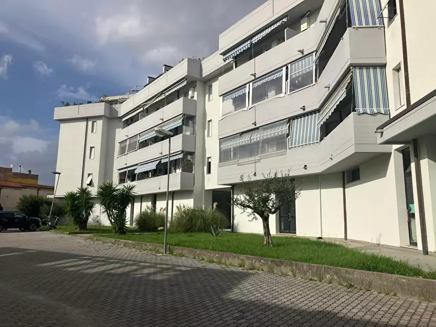 Immagine 12 di Appartamento in vendita  a Carrara