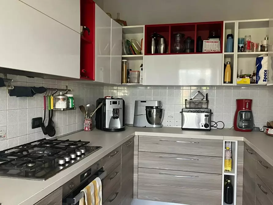 Immagine 2 di Appartamento in vendita  a Carrara