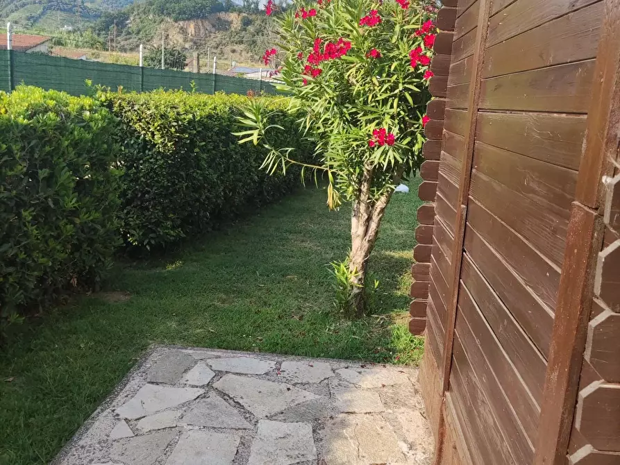 Immagine 8 di Porzione di casa in vendita  a Massa
