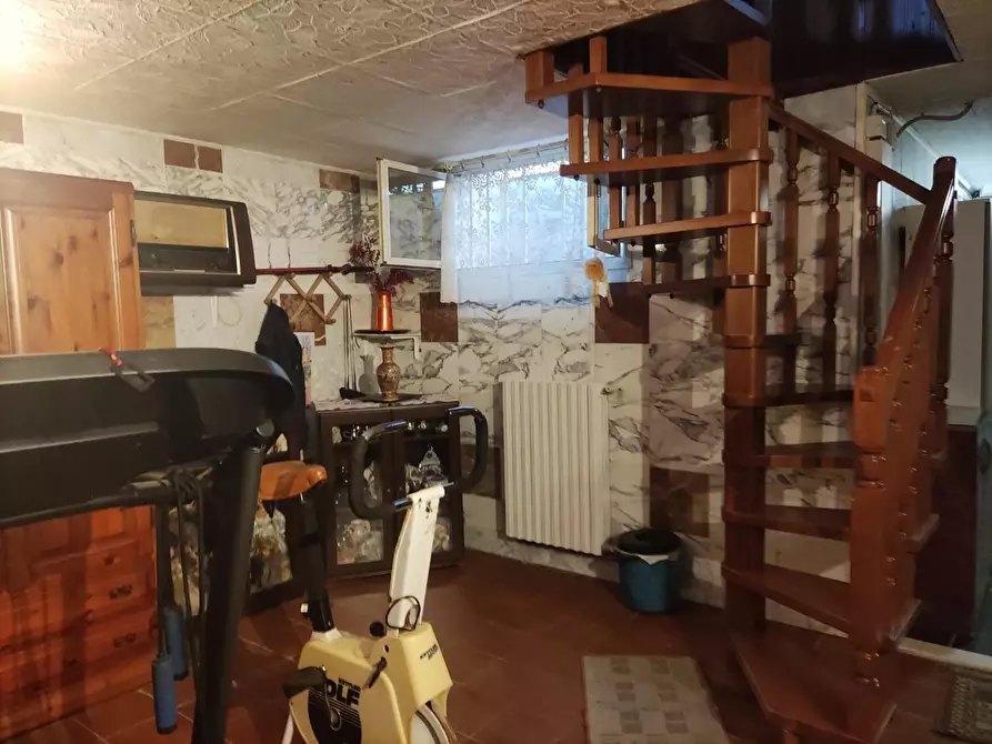 Immagine 39 di Porzione di casa in vendita  a Massa