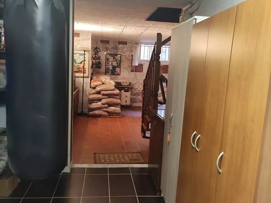 Immagine 37 di Porzione di casa in vendita  a Massa