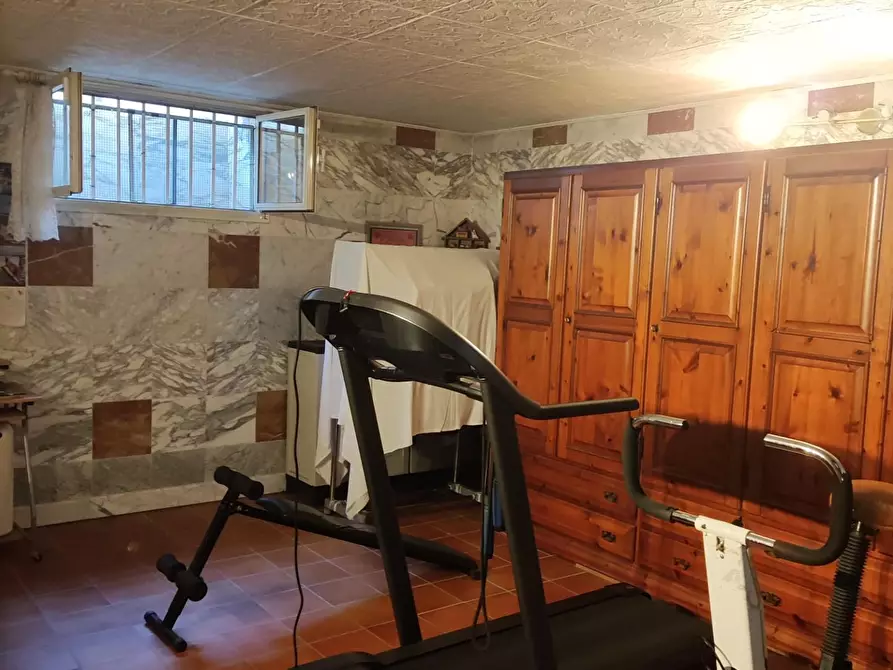 Immagine 34 di Porzione di casa in vendita  a Massa