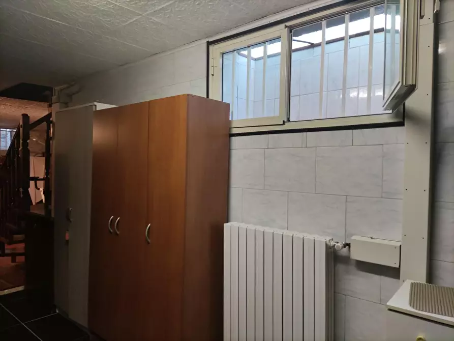 Immagine 38 di Porzione di casa in vendita  a Massa