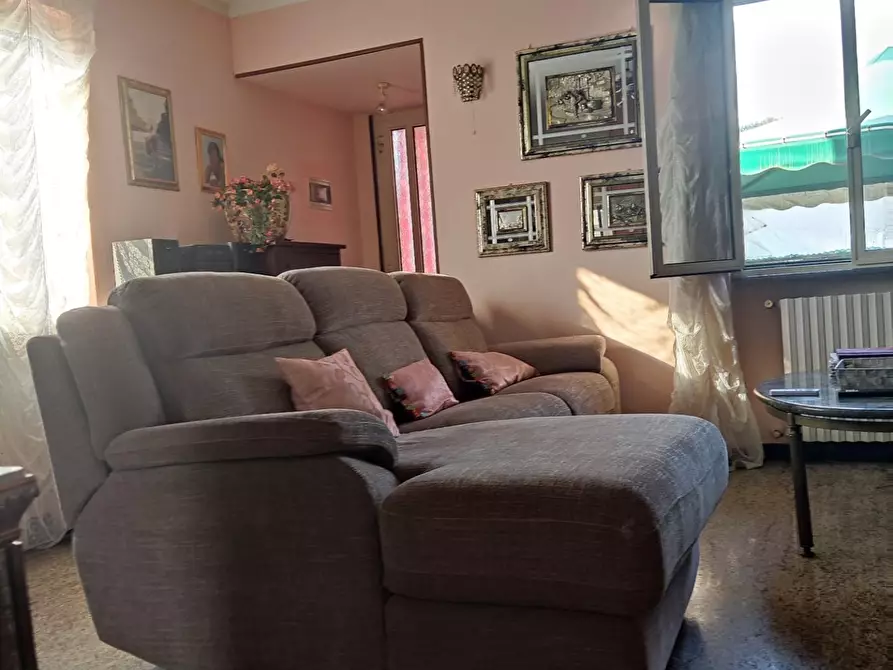 Immagine 12 di Porzione di casa in vendita  a Massa