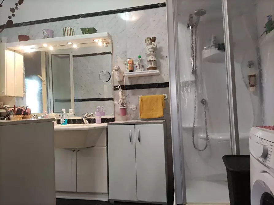 Immagine 23 di Porzione di casa in vendita  a Massa