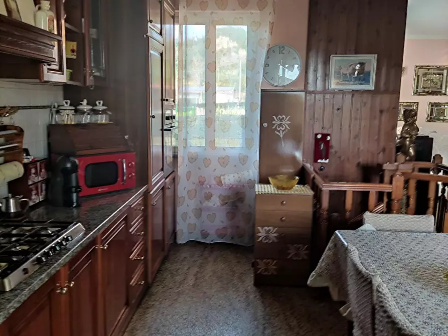 Immagine 27 di Porzione di casa in vendita  a Massa