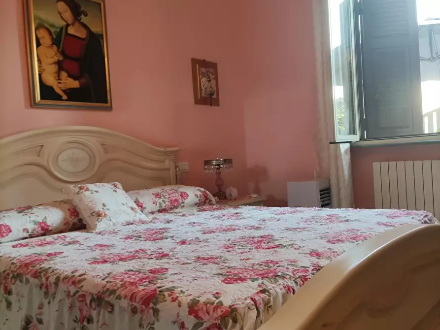 Immagine 17 di Porzione di casa in vendita  a Massa