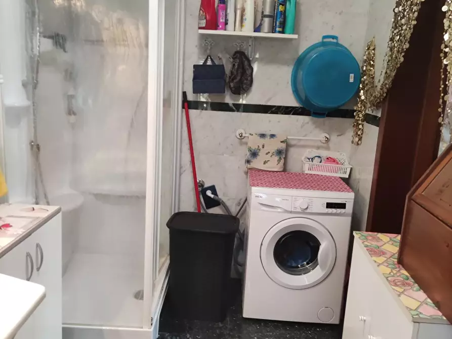 Immagine 21 di Porzione di casa in vendita  a Massa